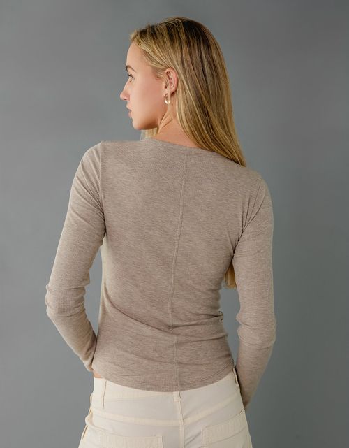 Camiseta de Manga Larga Tipo Henley de AE