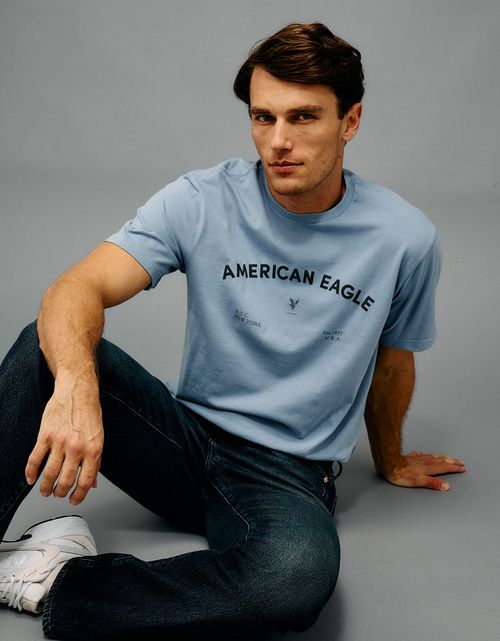 Camiseta gráfica con logotipo icónico Ae