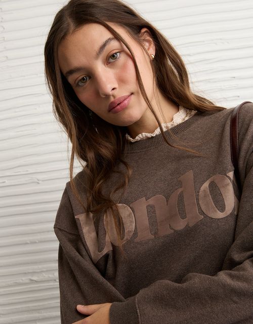 Buzo Gráfico de Cuello Redondo de Terciopelo de Londres Ae