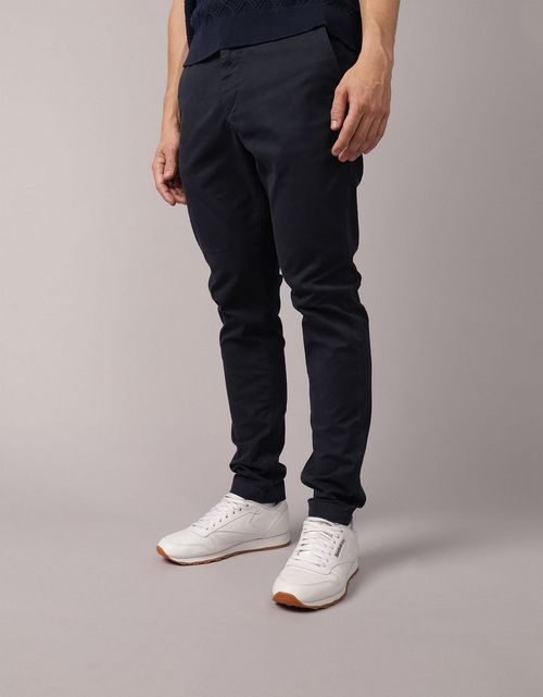 Pantalón Slim Chino Lived-In Ae