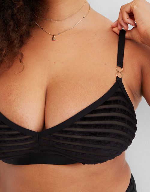 Bralette de triángulo de terciopelo Aerie.