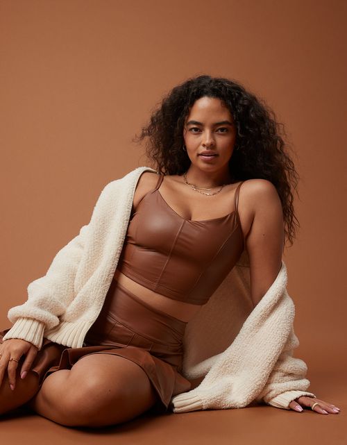 Bra deportivo Offline by Aerie Real me escotado y acanalado