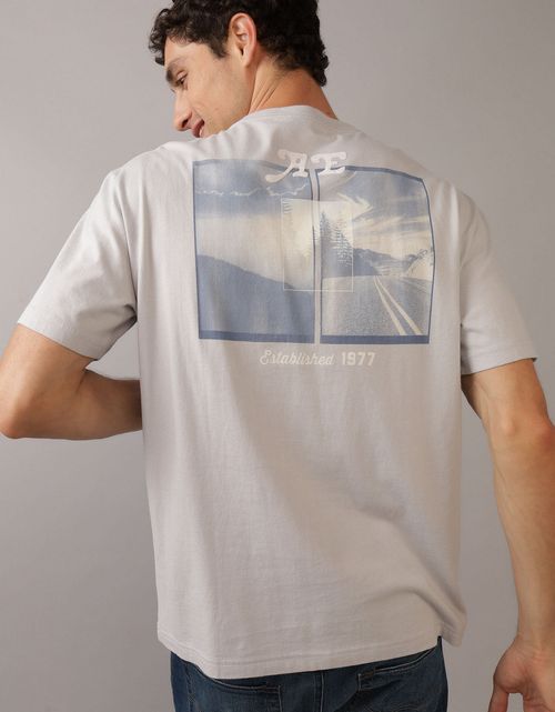 Camiseta con Bolsillo y Gráfico Manga Corta Hombre AE