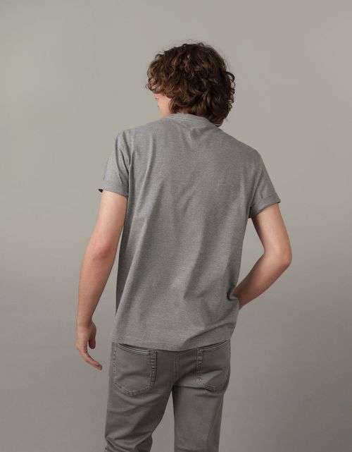 Camiseta Ae con gráfico