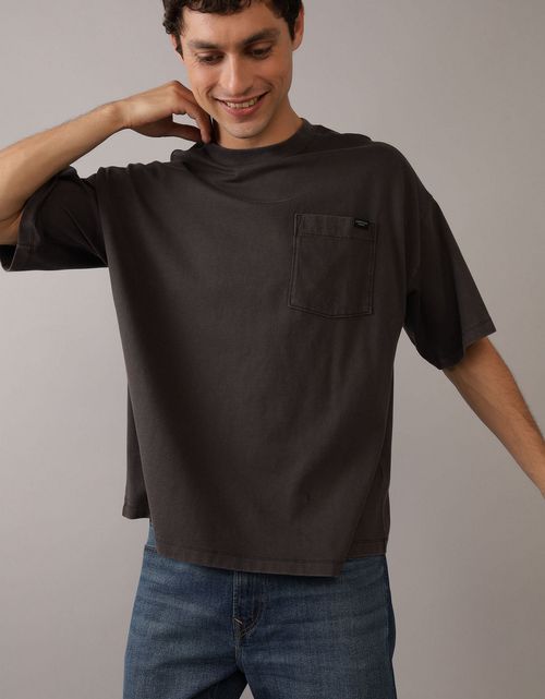 Camiseta oversized AE con bolsillo de hombre