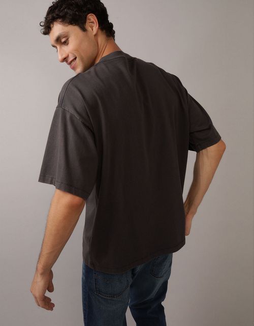 Camiseta oversized AE con bolsillo de hombre