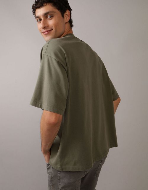 Camiseta oversized AE con bolsillo de hombre