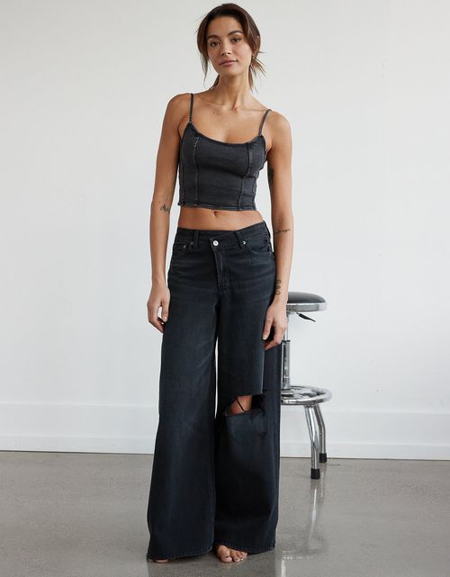 Blusa AE en denim con diseño corset