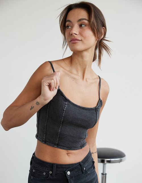 Blusa AE en denim con diseño corset