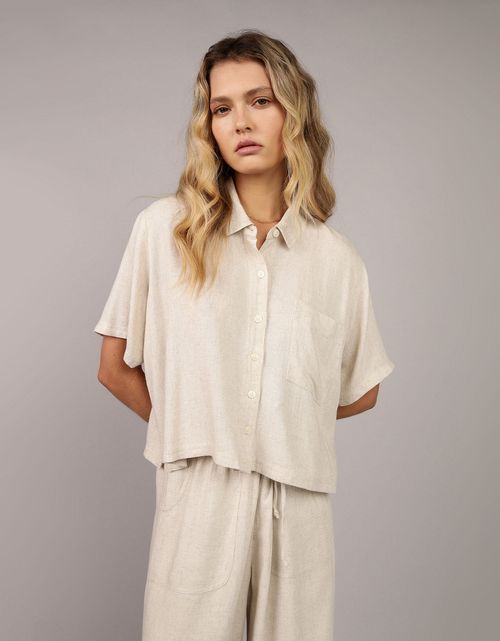 Camisa AE manga corta con bolsillo para mujer