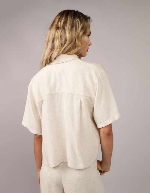 Camisa AE manga corta con bolsillo para mujer