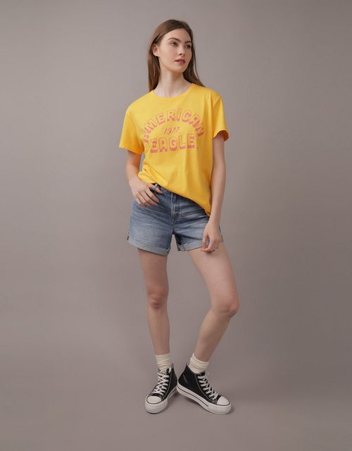 Camiseta AE gráfica con corte ajustado