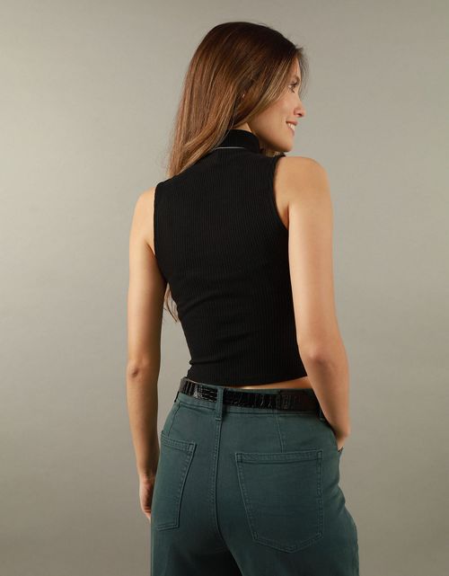 Camiseta AE cuello alto sin mangas