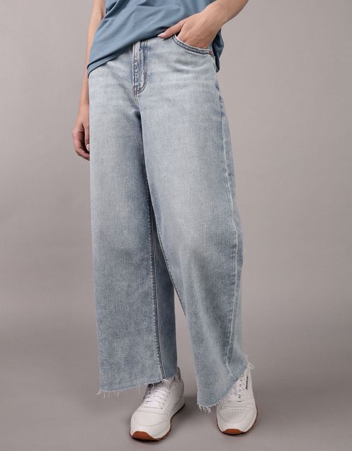 Jeans anchos cortos desgarrados y súper de tiro alto de AE
