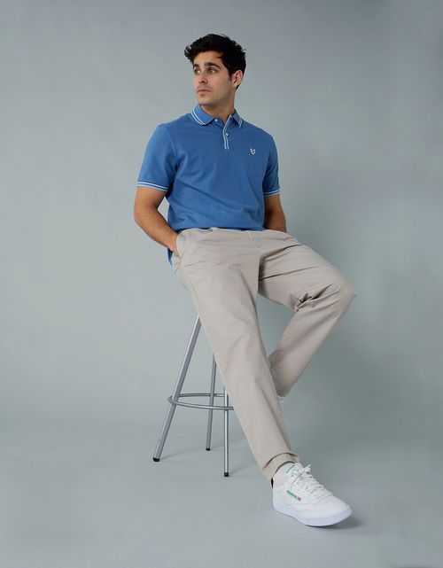 Polo de Piqué Elástico con Detalles en Contraste