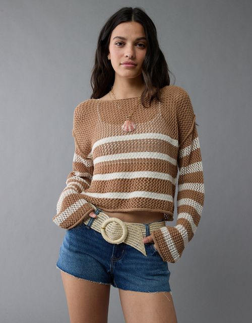 Suéter de crochet con hombros descubiertos