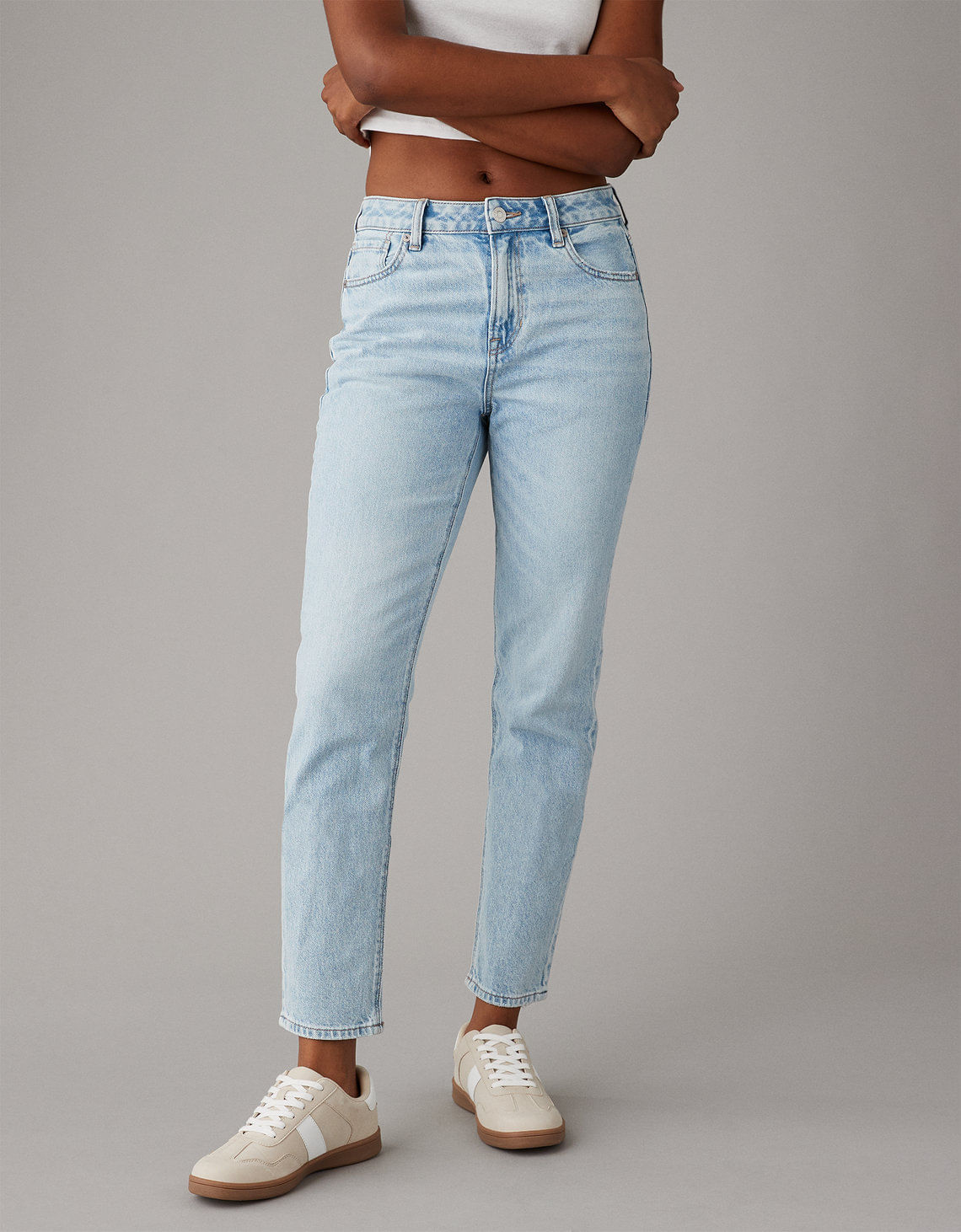 Mom Jeans Chicas Delgadas Con Jeans Mom Jeans Para Mujer Outfits Auténticos