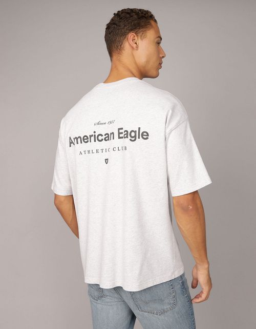 Camiseta gráfica con logo grande de Ae